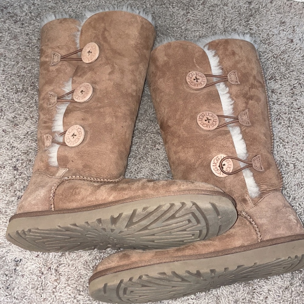 COPY - UGG Australia size 8 tall suede winter boots.